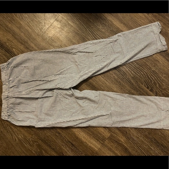 White and navy blue woman’s striped pattern pants. - Picture 2 of 5